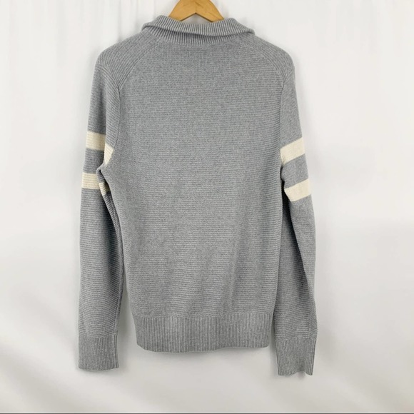 Banana Republic Grey & White Pullover Swea… - Picture 8 of 9